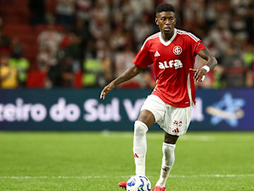 Zagueiro tem 25 anos de idade