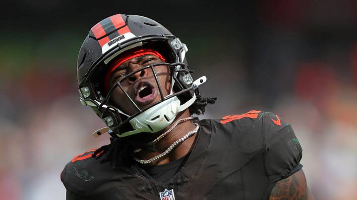 Cleveland Browns running back Quinshon Judkins (10) celebrates 