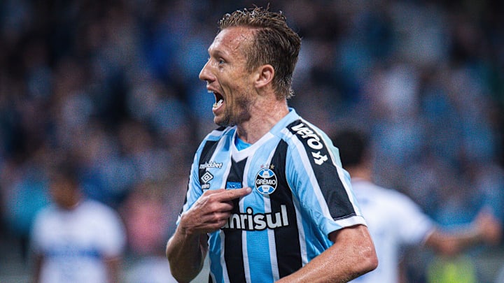 Lucas Leiva, autor do gol do Grêmio contra o CSA pela Série B 2022