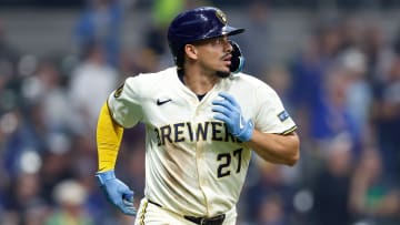 Toronto Blue Jays v Milwaukee Brewers