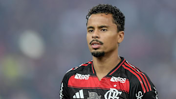 Allan corre por fora no elenco do Flamengo Allan corre por fora no elenco do Flamengo