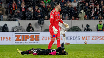 Jordan Torunarigha am Boden