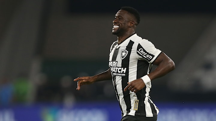 Bastos ainda busca sequência no Botafogo em 2025 Bastos ainda busca sequência no Botafogo em 2025