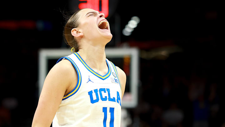 Tras ganar el campeonato nacional de la NCAA, Jaquez hizo historia al ser seleccionada por el Chicago Sky en la primera ronda el draft de la WNBA.