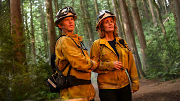 “Not a Stray” – Fire Country. Pictured (L-R): Shawn Hatosy as Brett Richards and Diane Farr as Sharon Leone