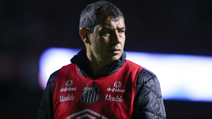 Fábio Carille é técnico do Santos desde setembro Fábio Carille é técnico do Santos desde setembro