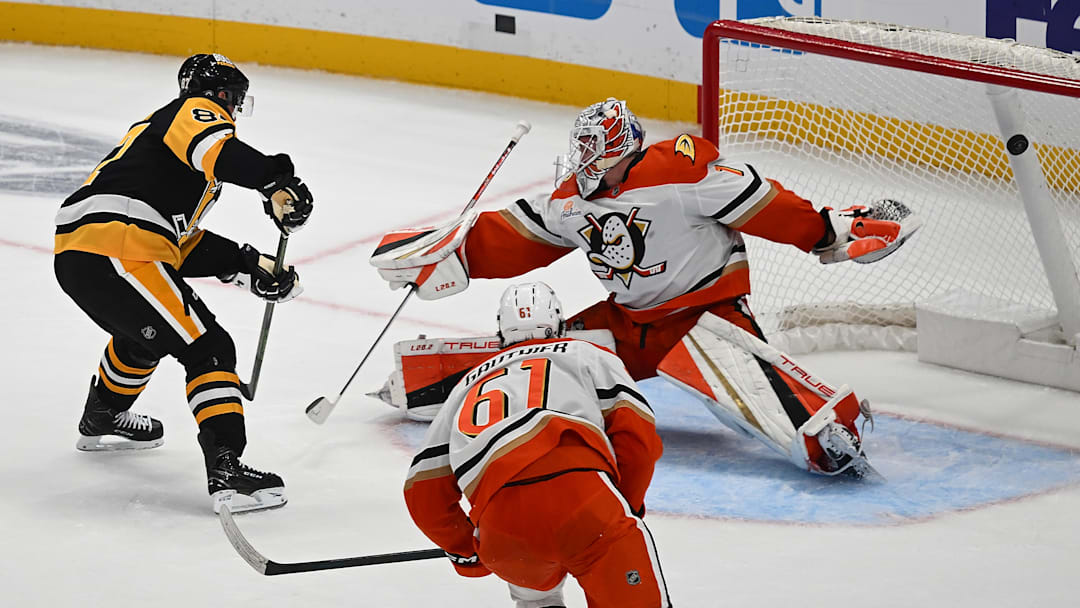 Anaheim Ducks v Pittsburgh Penguins