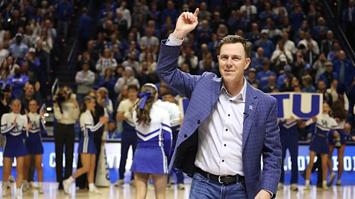 COLLEGE BASKETBALL: DEC 02 North Carolina at Kentucky