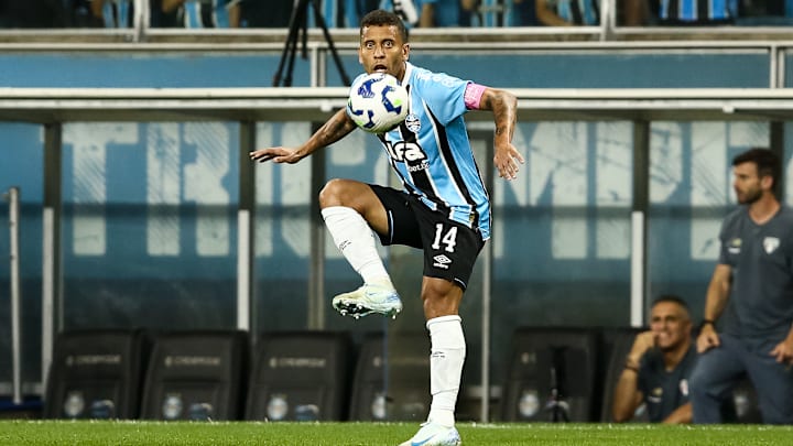 Marcos Rocha chegou ao clube neste ano