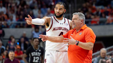 Auburn F Johni Broome, HC Bruce Pearl