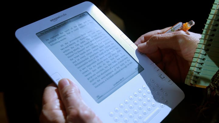 Amazon's Jeff Bezos Introduces Kindle 2 At NYC Press Conference Amazon's Jeff Bezos Introduces Kindle 2 At NYC Press Conference