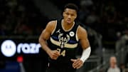 Giannis buscará liderar a los Bucks a un triunfo ante los 76ers