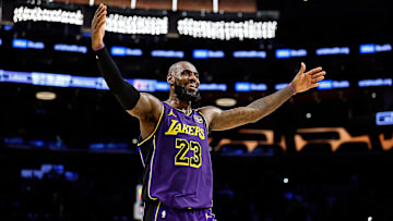Golden State Warriors v Los Angeles Lakers