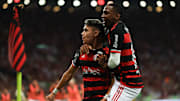 Luiz Araújo anotou doblete em Flamengo 2x 1 Grêmio, pelo Brasileirão.