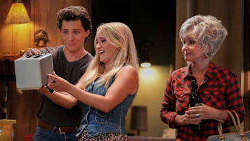 “The 6:10 to Lubbock” – Georgie and Mandy get fed up staying with her parents and reconsider their living situation after a fight with Mandy’s mom, Audrey, on the series premiere of GEORGIE & MANDY’S FIRST MARRIAGE, Thursday, Oct. 17 (8:00-8:30 PM, ET/PT) on the CBS Television Network, and streaming on Paramount+ (live and on-demand for Paramount+ with SHOWTIME subscribers, or on-demand for Paramount+ Essential subscribers the day after the episode airs)*. YOUNG SHELDON stars Zoe Perry