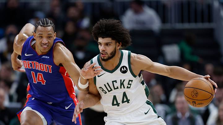 Detroit Pistons v Milwaukee Bucks