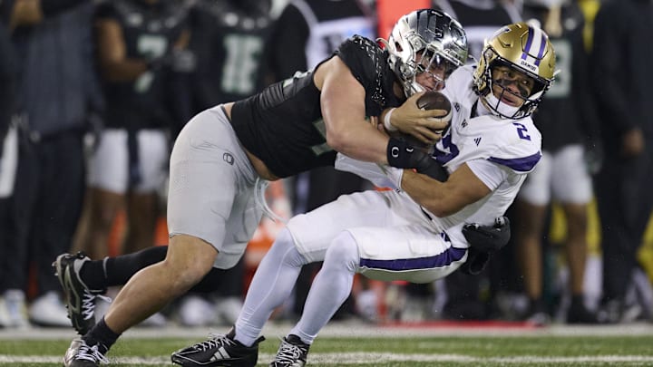 Teitum Tuioti and Matayo Uiagalelei are entering their junior years as Ducks, so it's time to replenish. Oregon picked up two top defensive end recruits after visits this weekend. Mandatory Credit: Troy Wayrynen-Imagn Images