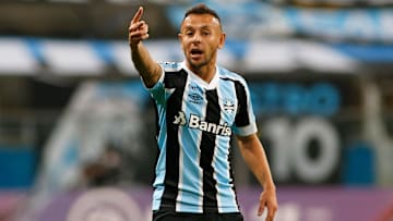 O Grêmio se complica rodada após rodada no Campeonato Brasileiro. Tricolor é o vice-lanterna da Série A. 