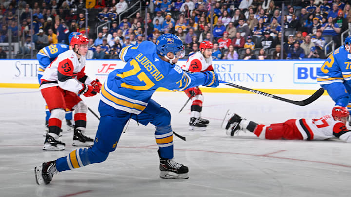 Carolina Huricanes v St. Louis Blues