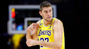 Ryan fue dejado en libertad por los Lakers y dejó un cupo libre