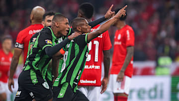 Coelho conseguiu gol decisivo no segundo tempo da partida