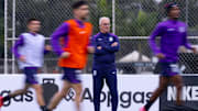Dorival comandou o primeiro treino do Corinthians nesta segunda-feira (28)