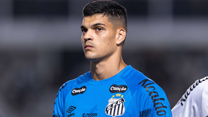 Gabriel Brazão é o goleiro do Peixe para começar 2026 Gabriel Brazão é o goleiro do Peixe para começar 2026