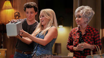 “The 6:10 to Lubbock” – Georgie and Mandy get fed up staying with her parents and reconsider their living situation after a fight with Mandy’s mom, Audrey, on the series premiere of GEORGIE & MANDY’S FIRST MARRIAGE, Thursday, Oct. 17 (8:00-8:30 PM, ET/PT) on the CBS Television Network, and streaming on Paramount+ (live and on-demand for Paramount+ with SHOWTIME subscribers, or on-demand for Paramount+ Essential subscribers the day after the episode airs)*. YOUNG SHELDON stars Zoe Perry