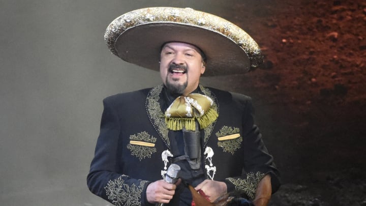 Pepe Aguilar es un reconocido cantante de música regional mexicana