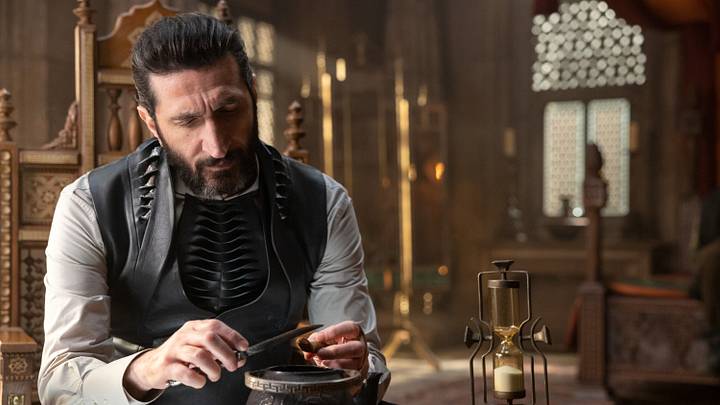 Fares Fares (Ishamael) in The Wheel of Time season 2. 