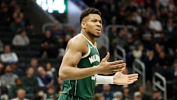 Memphis Grizzlies v Milwaukee Bucks