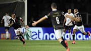Paulo Henrique marca, e Vasco bate o Botafogo em São Januário.