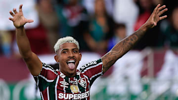 Comemoração imitando urso é característica de JK