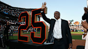 Barry Bonds se retiró de la MLB con 2.935 hits 