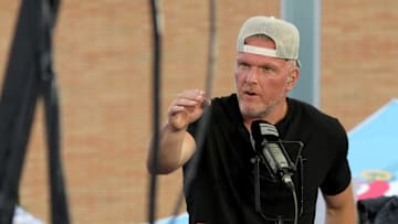 On ESPN's College GameDay, commentator Pat McAfee just threw some serious shade at the Syracuse Orange. What the heck?