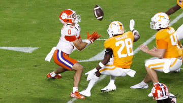 Fair catch in college football.