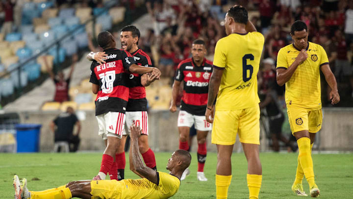 Flamengo venceu o Madureira no Maracanã Flamengo venceu o Madureira no Maracanã