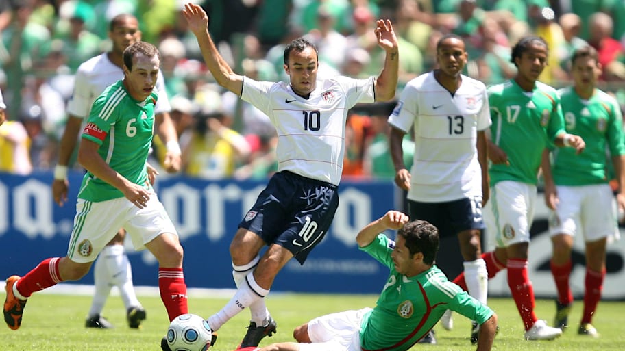 No USMNT player has scored more goals against Mexico than Landon Donovan (middle). | IMAGO/Icon Sportswire