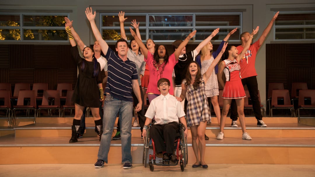 The cast of ‘Glee’ on set.