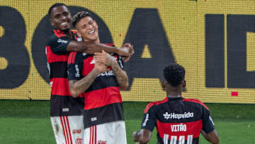 Rubro-Negro estreou diversos titulares no Clássico dos Milhões Rubro-Negro estreou diversos titulares no Clássico dos Milhões