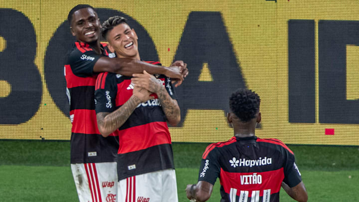 Rubro-Negro estreou diversos titulares no Clássico dos Milhões