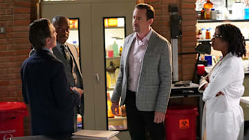 “Empty Nest” – NCIS searches for a missing undercover agent in the midst of an active hostage situation, on the 22nd season premiere of the CBS Original series NCIS, Monday, Oct. 14 (8:00-9:00 PM, ET/PT) on the CBS Television Network, and streaming on Paramount+ (live and on-demand for Paramount+ with SHOWTIME subscribers, or on-demand for Paramount+ Essential subscribers the day after the episode airs)*. Pictured (L-R): Rocky Carroll as NCIS Director Leon Vance, Sean Murray as Special Agent