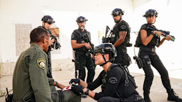 “Life” – 20-Squad faces down a prison hostage situation, only to be thrown into deeper danger when a bomb explodes, freeing maximum-security prisoners from their cells, including someone with a personal grudge against Hondo, on S.W.A.T., Friday, Nov. 1 (8:00-9:00 PM, ET/PT) on the CBS Television Network, and streaming on Paramount+ (live and on-demand for Paramount+ with SHOWTIME subscribers, or on-demand for Paramount+ Essential subscribers the day after the episode airs)*. Pictured (L-R):