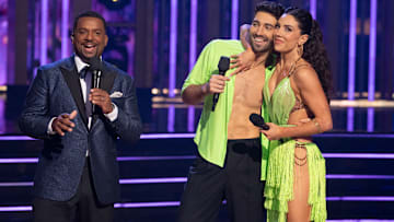 DANCING WITH THE STARS - ÒFinaleÓ - Once again, the finale episode will have five couples competing for a chance at winning the coveted Len Goodman Mirrorball Trophy. The finalists will each perform a redemption dance assigned by our judges, plus an unforgettable freestyle routine. TUESDAY, NOV. 26 (8:00-11:00 p.m. EST) on ABC. (Disney/Eric McCandless)
ALFONSO RIBEIRO, JOEY GRAZIADEI, JENNA JOHNSON