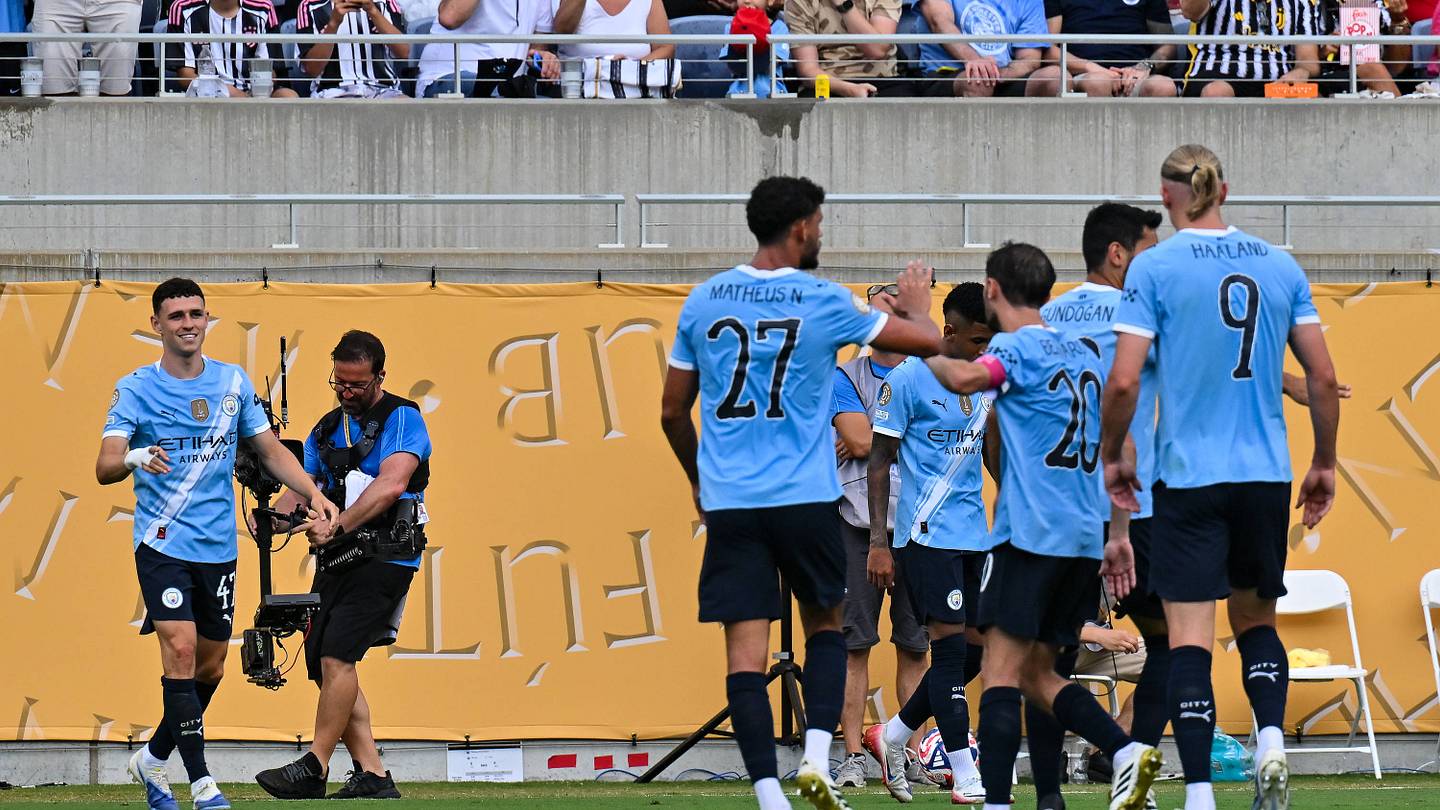 マンチェスターシティとCLワールドのユベントスの選手のスコア