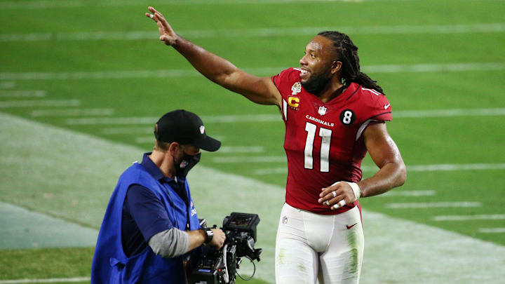 Dec 26, 2020; Glendale, AZ, USA; Arizona Cardinals wide receiver Larry Fitzgerald (11) waves to the crowd after losing to the San Francisco 49ers during the final home game of the season at State Farm Stadium. Mandatory Credit: Rob Schumacher/The Arizona Republic via USA TODAY NETWORK

Nfl San Francisco 49ers At Arizona Cardinals
