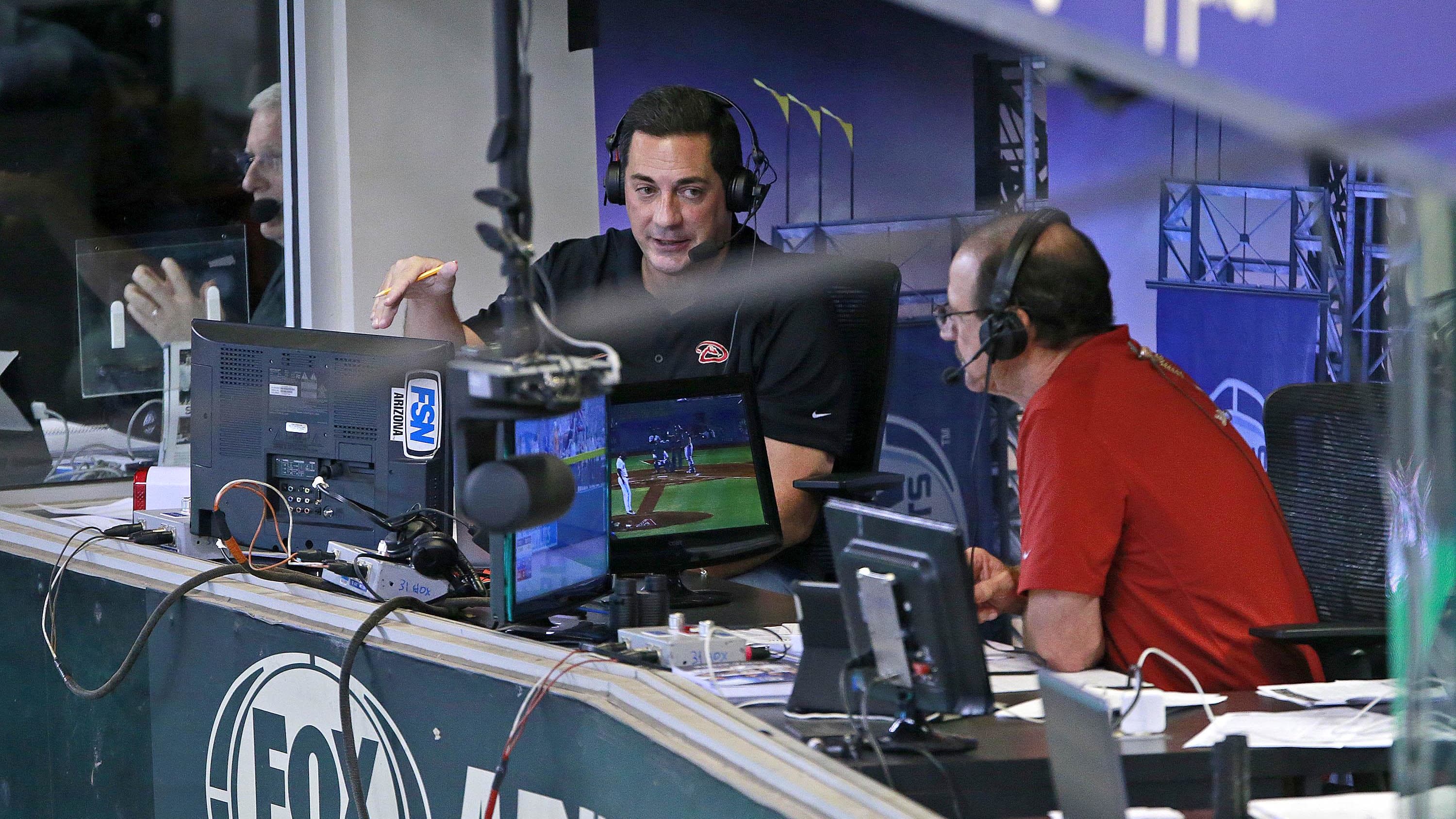 Steve Beriathume (left) and Bob Brenly (right) are set to announce TV games for the Diamondbacks for the 12th straight year.