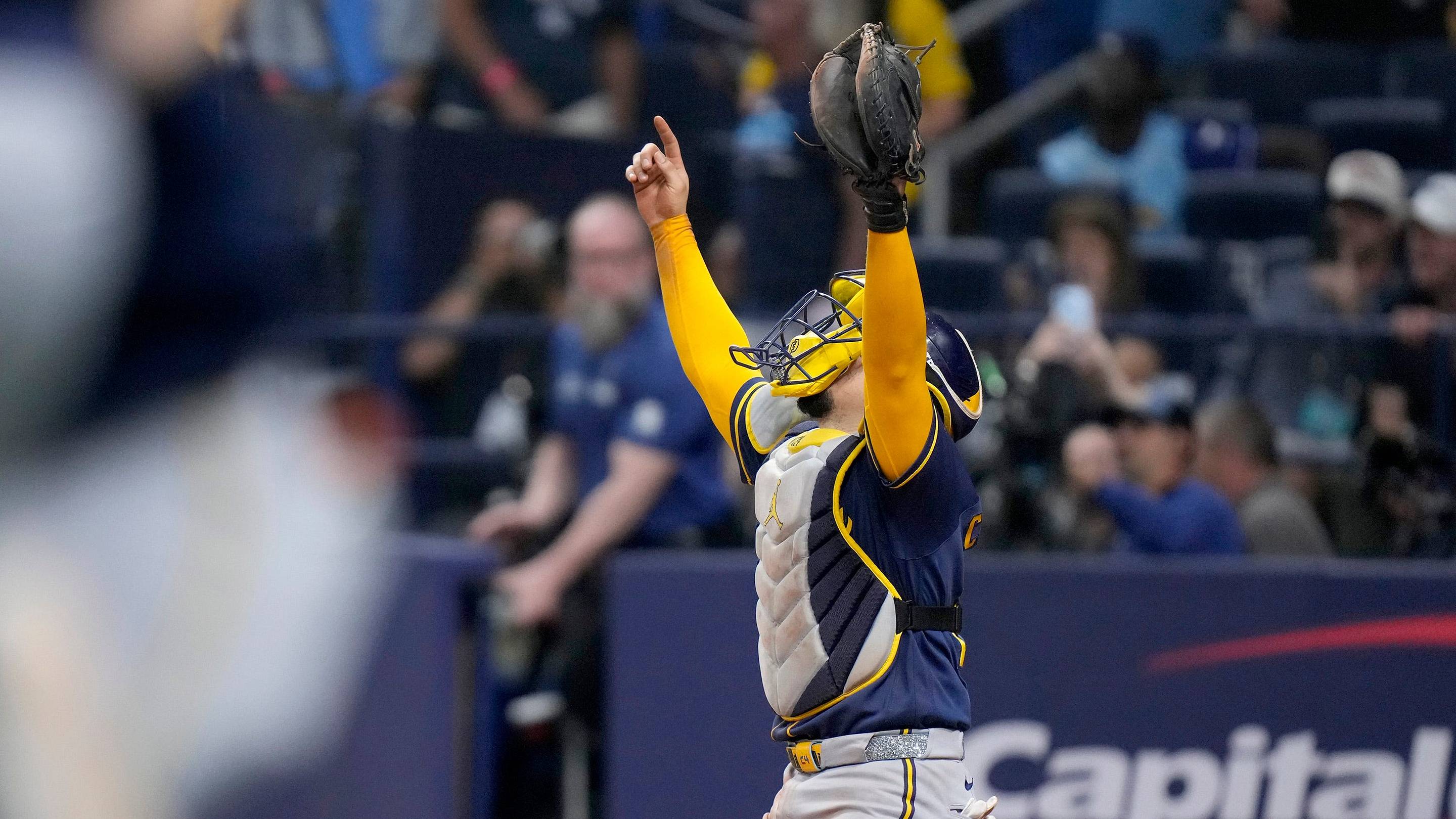 MLB’s 2026 Photo of the Year Belongs to Brewers' William Contreras
