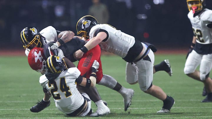 With 127 tackles and 17 tackles for loss as a senior in a championship season, Ventura High's Tristan Phillips will be making a bid to play early at Oregon. New defensive coordinator Chris Hampton has already compared him to a legendary Duck starter.