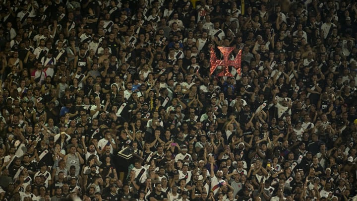 Vasco quer mandar jogo contra a Chapecoense no Maracanã e não descarta reivindicar o estádio na Justiça. 